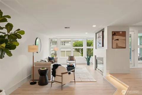 $2,074,088 | 101 99th Avenue Northeast, Unit 101, Bellevue, WA 98004