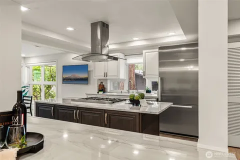 $2,074,088 | 101 99th Avenue Northeast, Unit 101, Bellevue, WA 98004