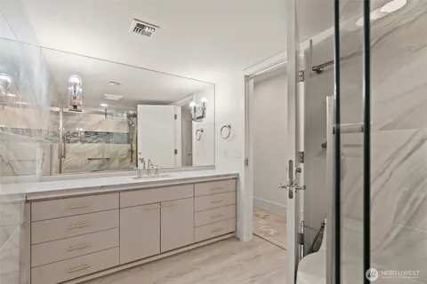 $2,074,088 | 101 99th Avenue Northeast, Unit 101, Bellevue, WA 98004