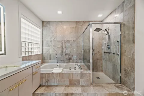 $2,074,088 | 101 99th Avenue Northeast, Unit 101, Bellevue, WA 98004