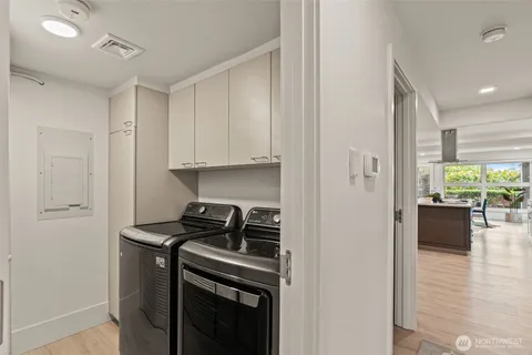 $2,074,088 | 101 99th Avenue Northeast, Unit 101, Bellevue, WA 98004