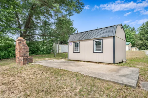 $61,900 | 8952 Otterside Drive, Farwell, MI 48622