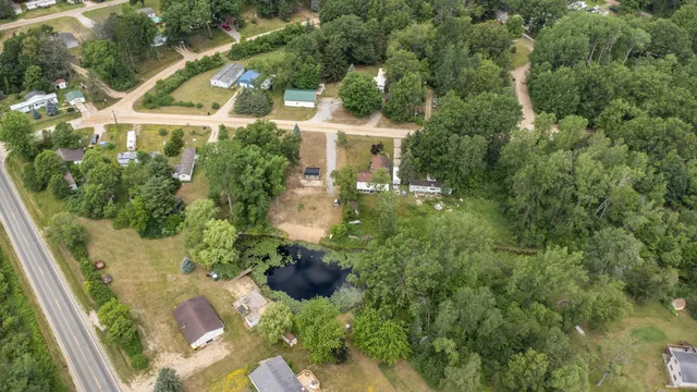 $61,900 | 8952 Otterside Drive, Farwell, MI 48622