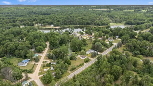 $61,900 | 8952 Otterside Drive, Farwell, MI 48622