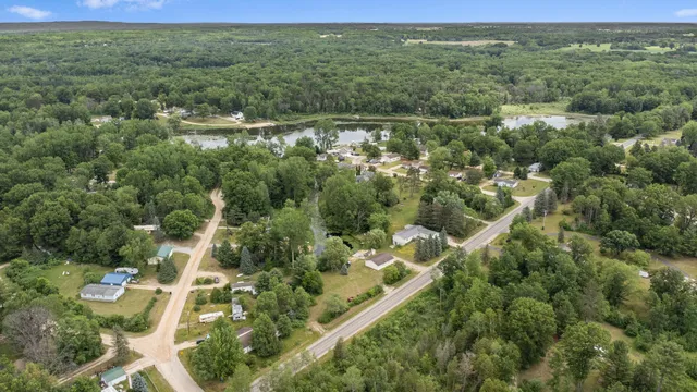 $61,900 | 8952 Otterside Drive, Farwell, MI 48622