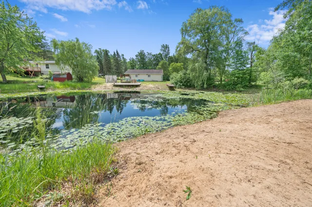 $61,900 | 8952 Otterside Drive, Farwell, MI 48622