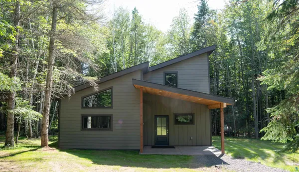 $499,000 | 89170 Meadow Trail, Cornucopia, WI 54827