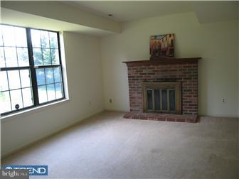 1121 Valley Road Warminster, PA 18974 - Photo 2 of 9 Living Room