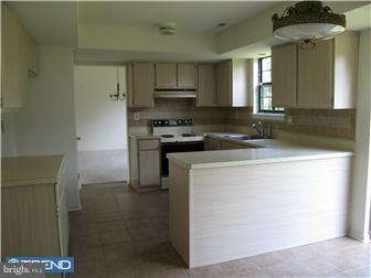 1121 Valley Road Warminster, PA 18974 - Photo 3 of 9 Kitchen