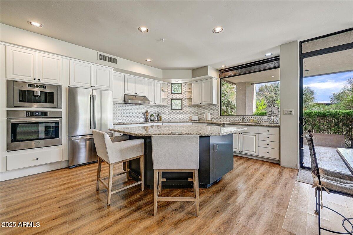 10687 East Fernwood Lane Scottsdale, AZ 85262 - Photo 18 of 32 18-Counter Dining