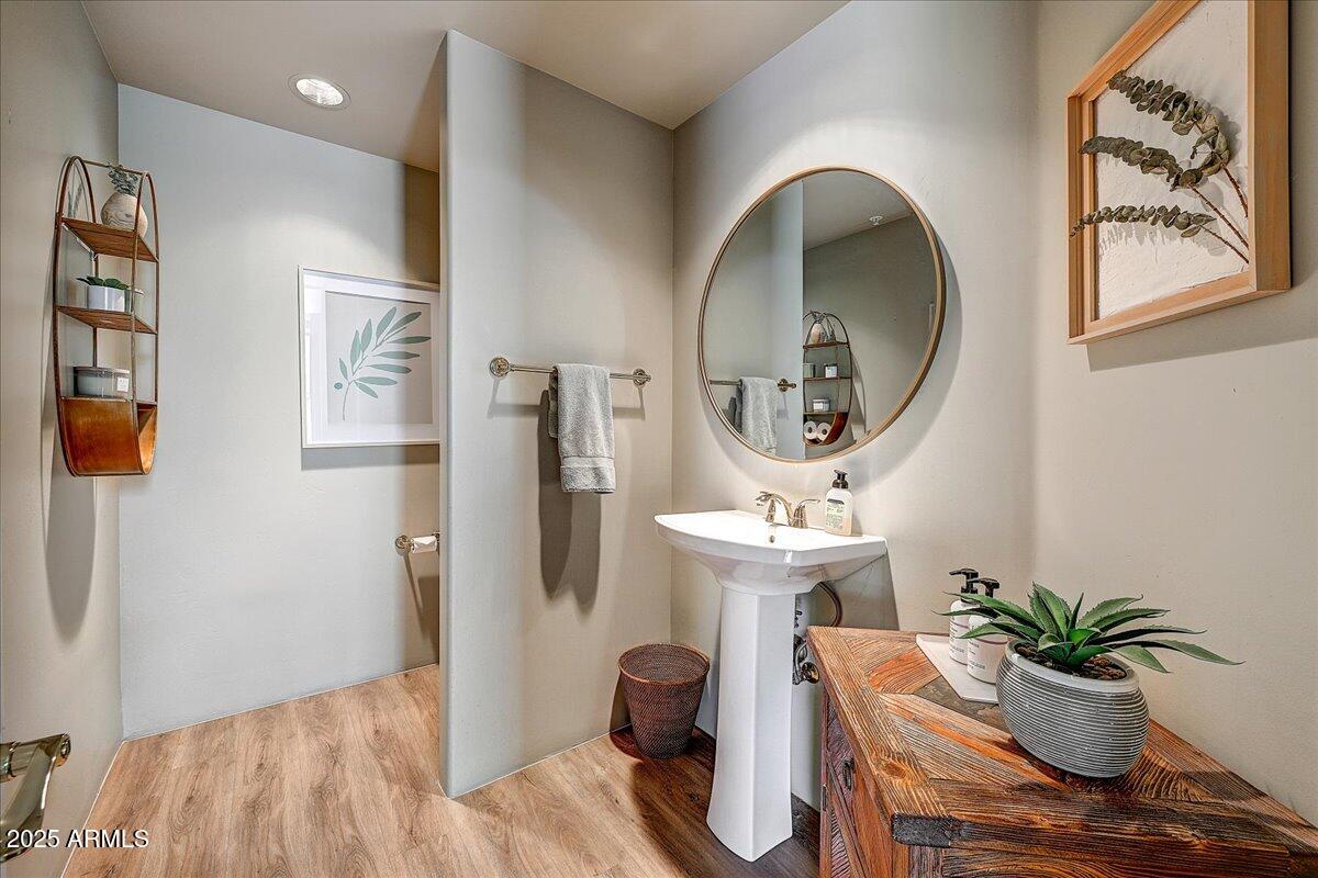 10687 East Fernwood Lane Scottsdale, AZ 85262 - Photo 22 of 32 22-Powder Room