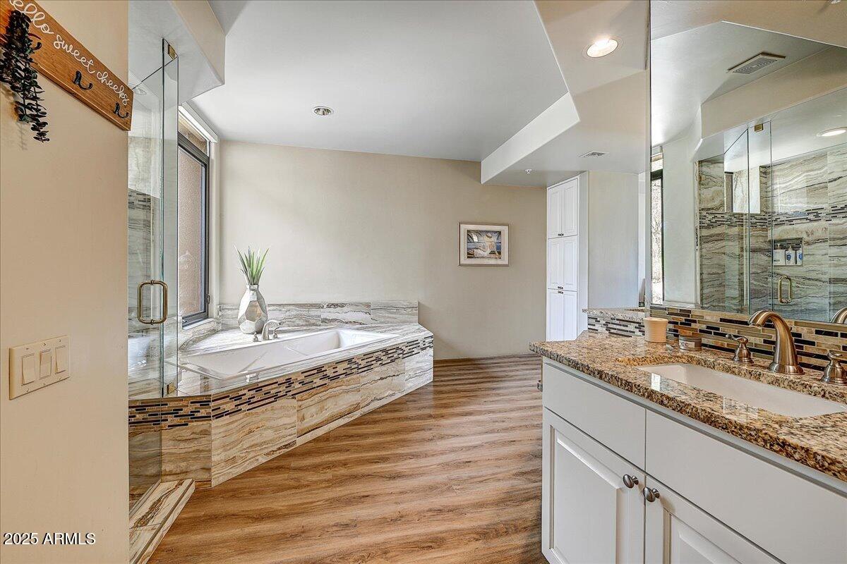 10687 East Fernwood Lane Scottsdale, AZ 85262 - Photo 27 of 32 27-Primary Bathroom II