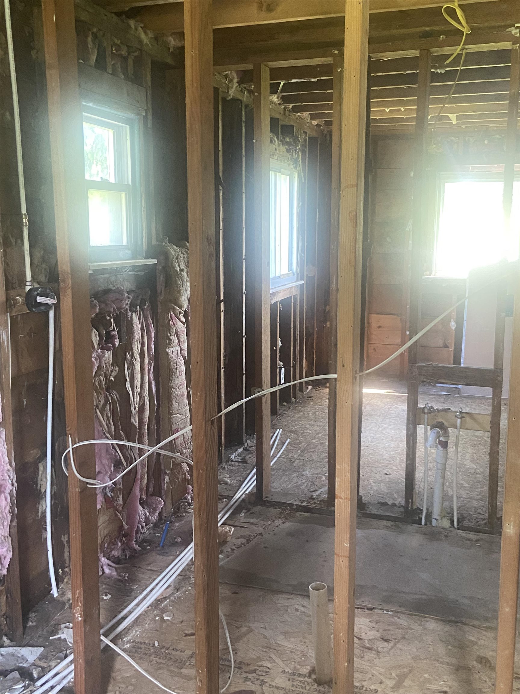 3064 West Carpenter Road Flint, MI 48504 - Photo 17 of 17 50110755-16.JPG