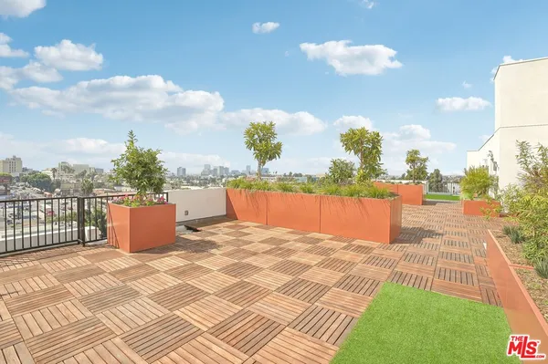 $2,450 | 224 North Alvarado Street, Los Angeles, CA 90026