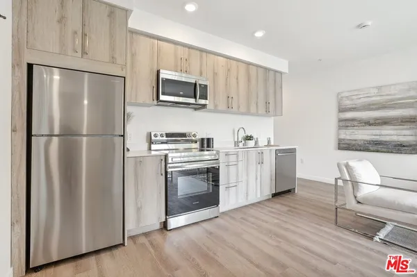 $2,450 | 224 North Alvarado Street, Los Angeles, CA 90026