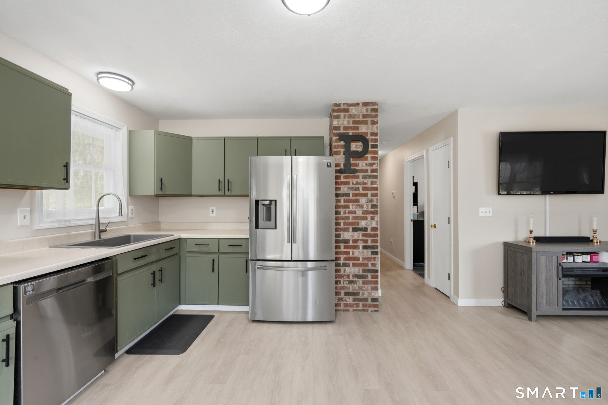 108 Pleasant View Drive Killingly, CT 06241 - Photo 15 of 31