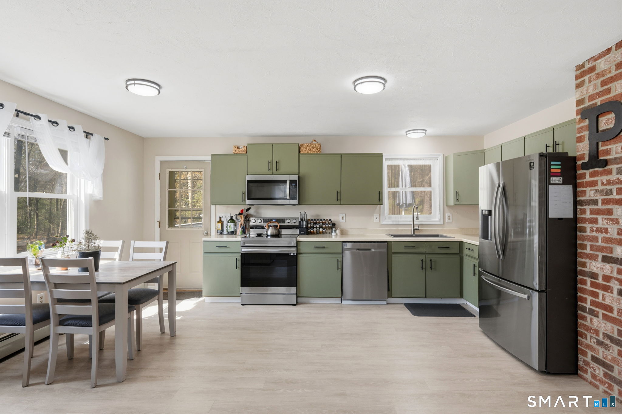 108 Pleasant View Drive Killingly, CT 06241 - Photo 17 of 31