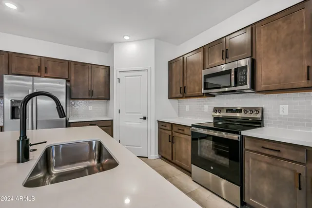 $2,000 | 25303 West Bowker Street, Buckeye, AZ 85326