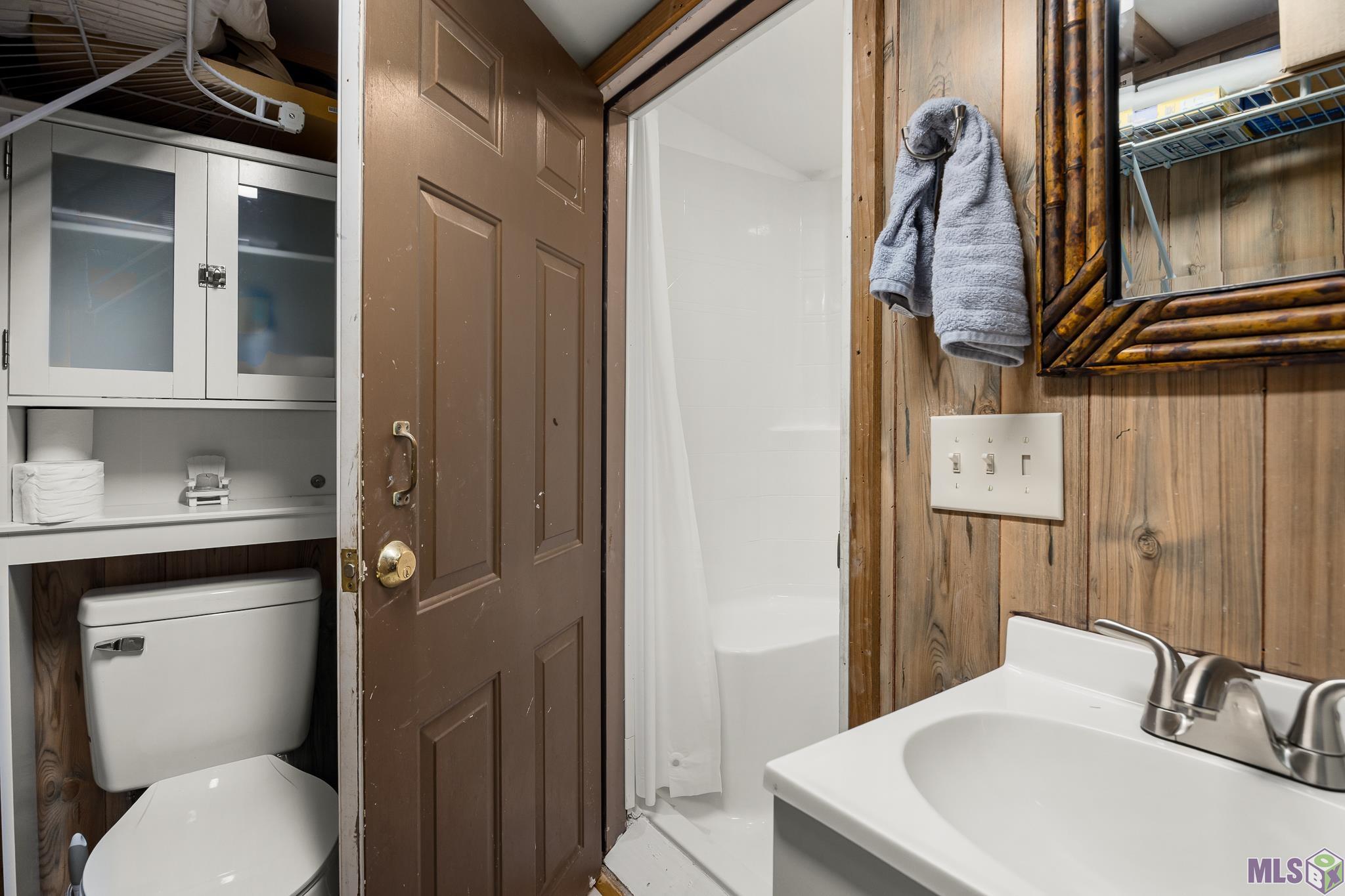 21054 Diversion Canal Road St. Amant, LA 70774 - Photo 17 of 48 Separate Shower