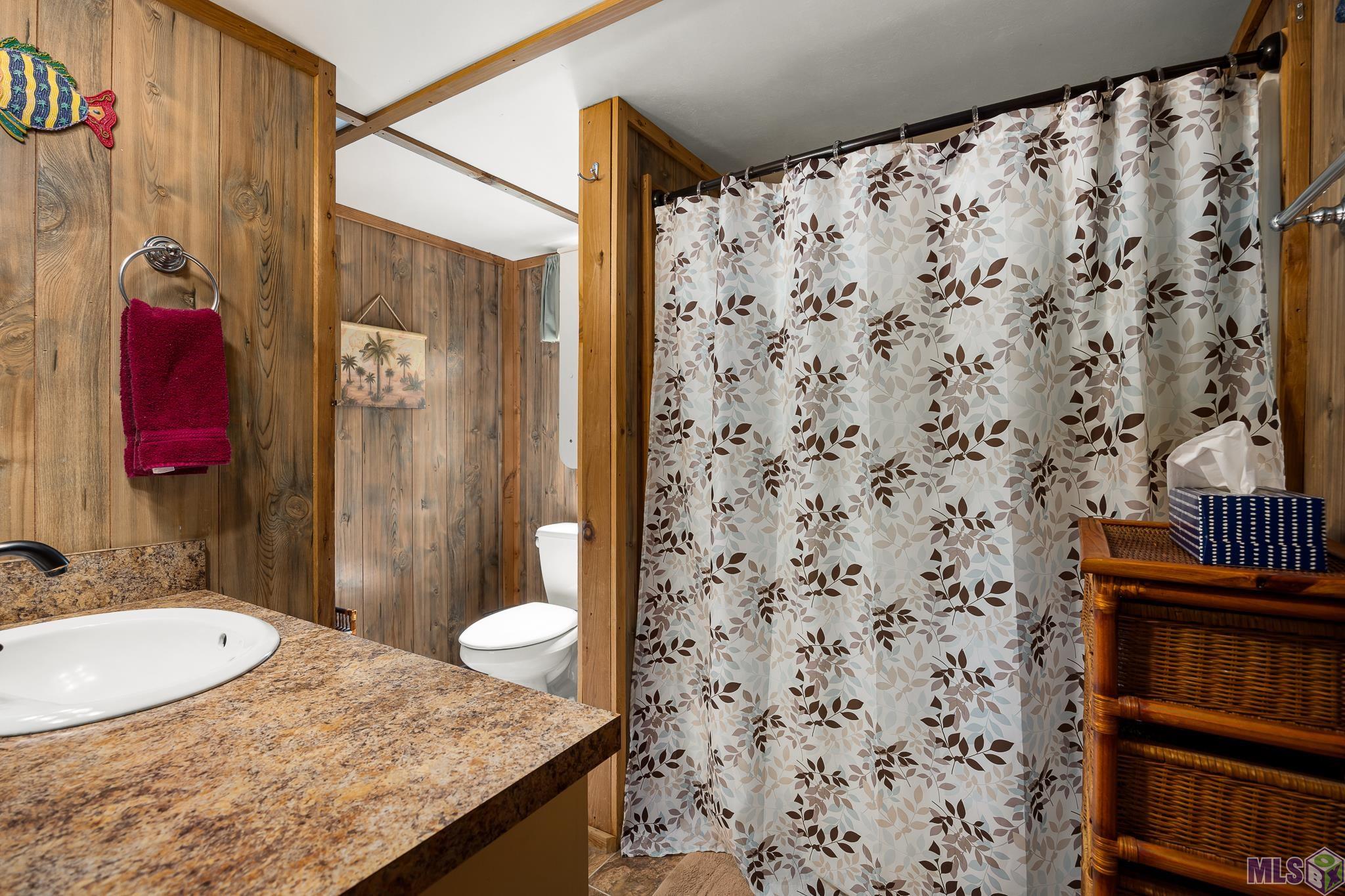 21054 Diversion Canal Road St. Amant, LA 70774 - Photo 19 of 48 Guest Bathroom