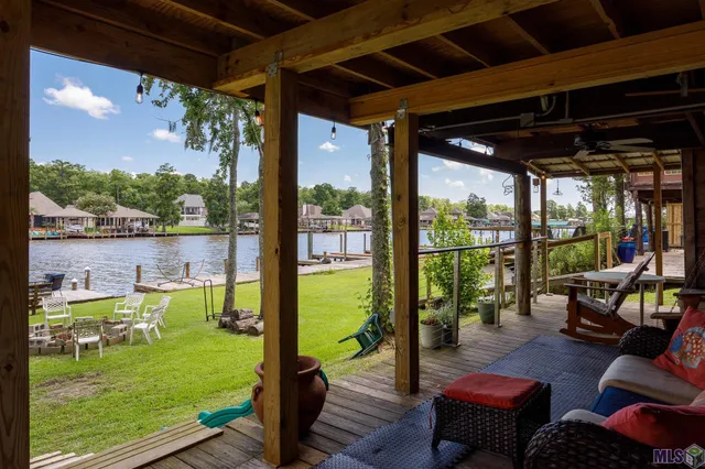 $170,000 | 21054 Diversion Canal Road, St. Amant, LA 70774