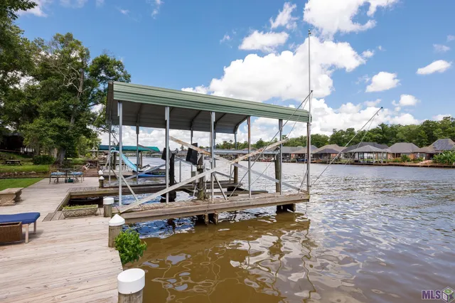 $170,000 | 21054 Diversion Canal Road, St. Amant, LA 70774