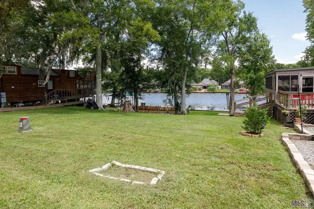 $170,000 | 21054 Diversion Canal Road, St. Amant, LA 70774