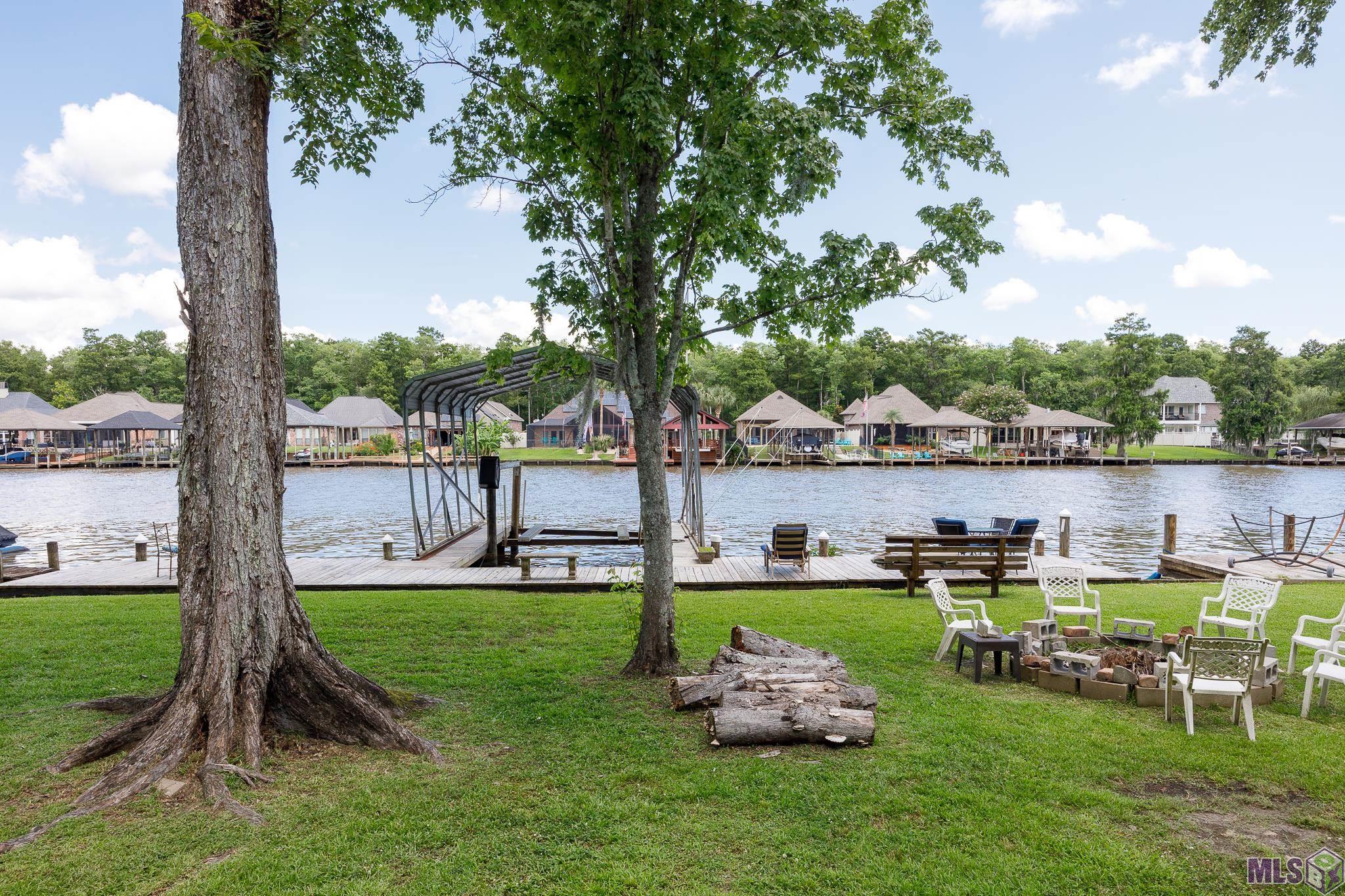 21054 Diversion Canal Road St. Amant, LA 70774 - Photo 7 of 48 Beautiful Waterfront Property!
