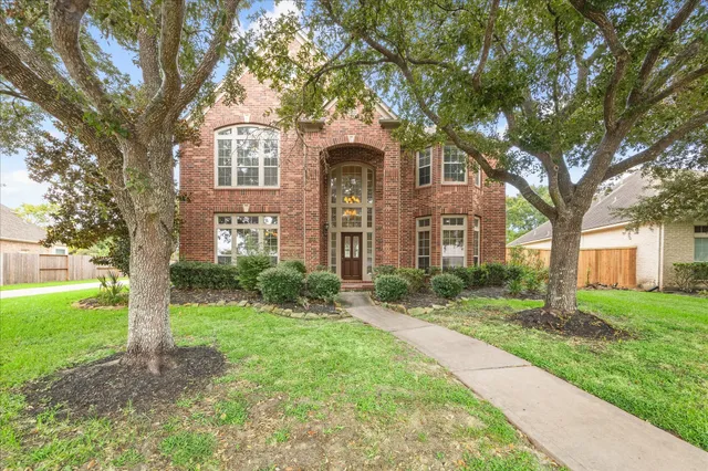 $3,800 | 11404 Island Manor Street, Pearland, TX 77584