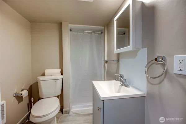 $339,950 | 211 West Harvard Avenue, Shelton, WA 98584