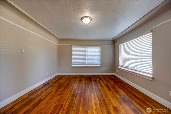 $339,950 | 211 West Harvard Avenue, Shelton, WA 98584