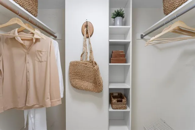 $795,000 | 1750 Benjamin Franklin Drive, Unit 9G, Sarasota, FL 34236