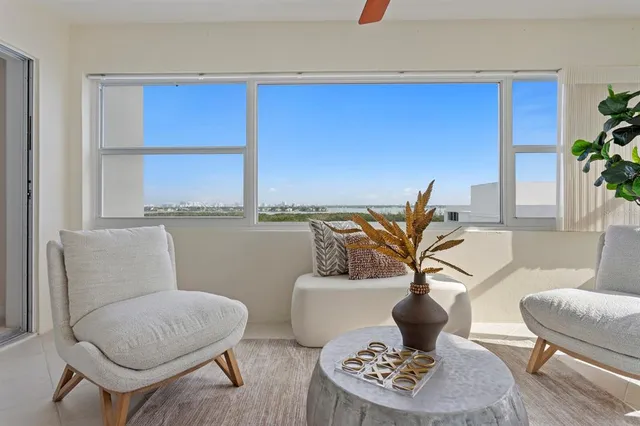 $795,000 | 1750 Benjamin Franklin Drive, Unit 9G, Sarasota, FL 34236