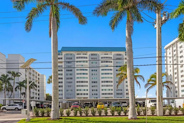 $795,000 | 1750 Benjamin Franklin Drive, Unit 9G, Sarasota, FL 34236