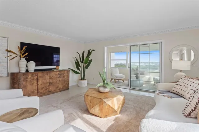 $795,000 | 1750 Benjamin Franklin Drive, Unit 9G, Sarasota, FL 34236