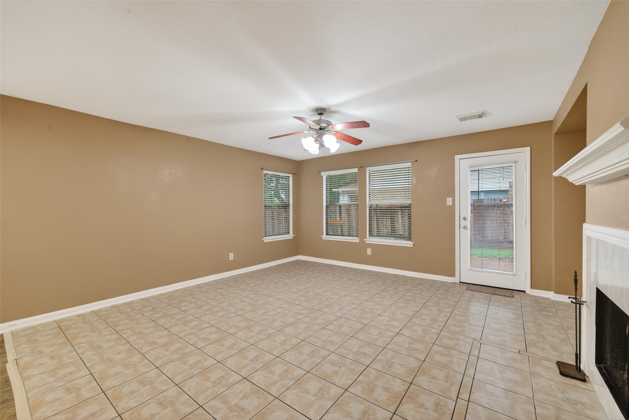 9219 Pinderfield Court Houston, TX 77083 - Photo 14 of 37