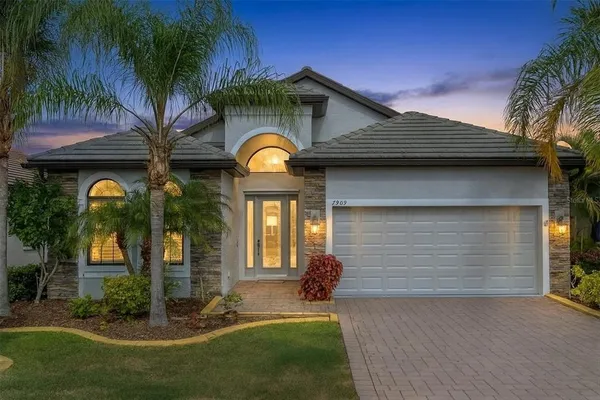 $565,000 | 7909 Rio Bella Place, Bradenton, FL 34201
