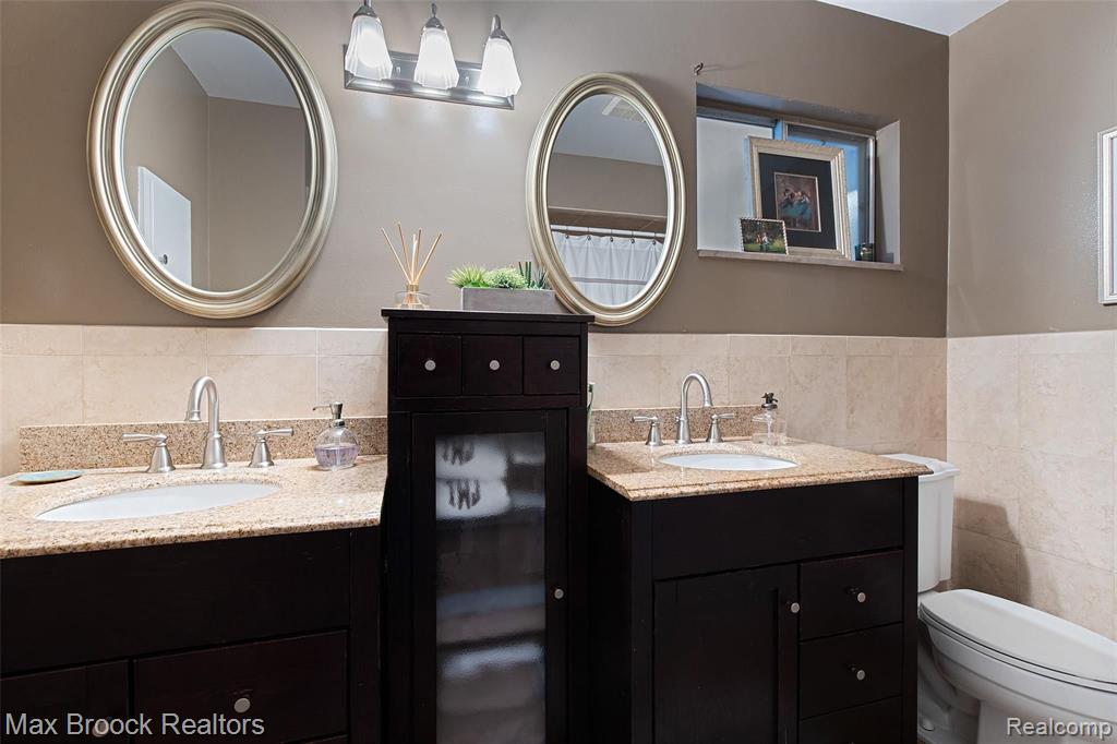 15991 Reedmere Avenue Beverly Hills, MI 48025 - Photo 18 of 25