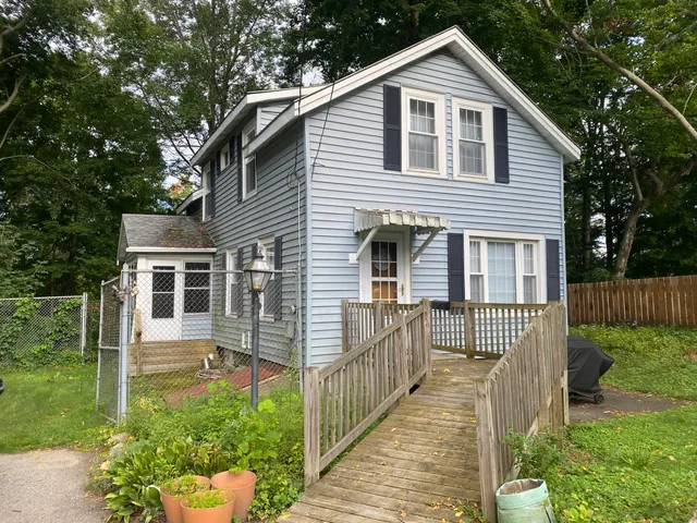 $219,500 | 14 Robinson Avenue, Bennington, VT 05201