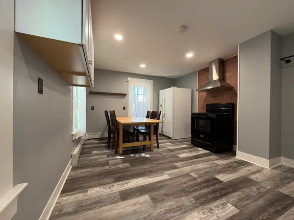 $219,500 | 14 Robinson Avenue, Bennington, VT 05201