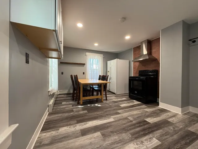 $219,500 | 14 Robinson Avenue, Bennington, VT 05201