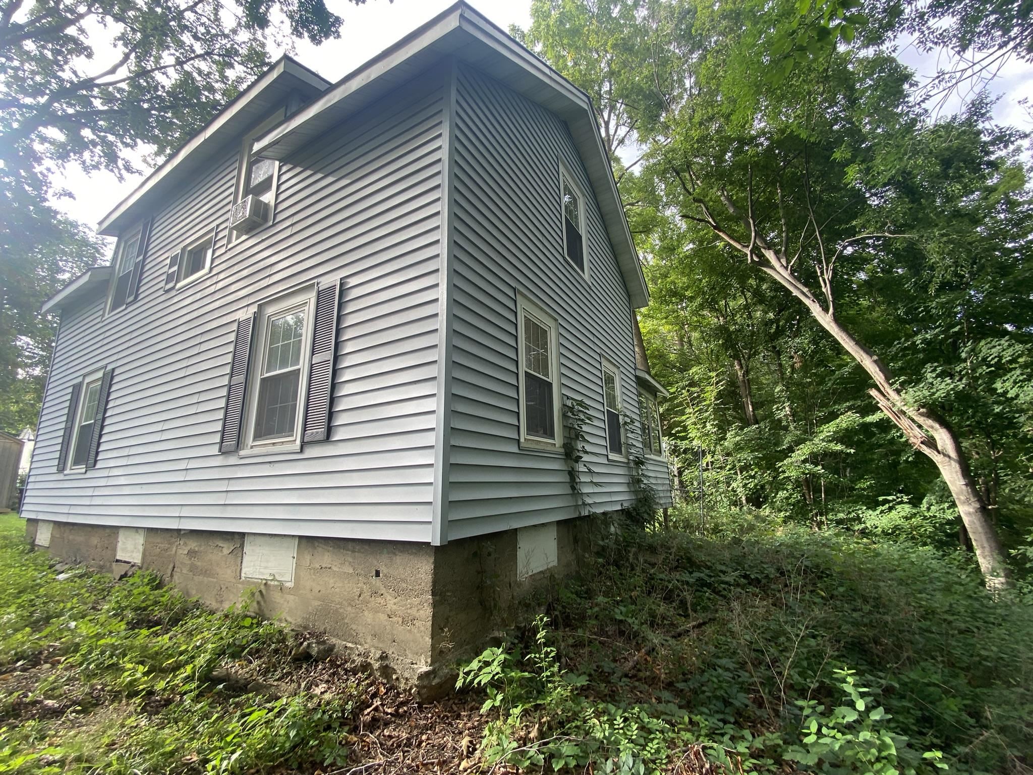 14 Robinson Avenue Bennington, VT 05201 - Photo 3 of 19