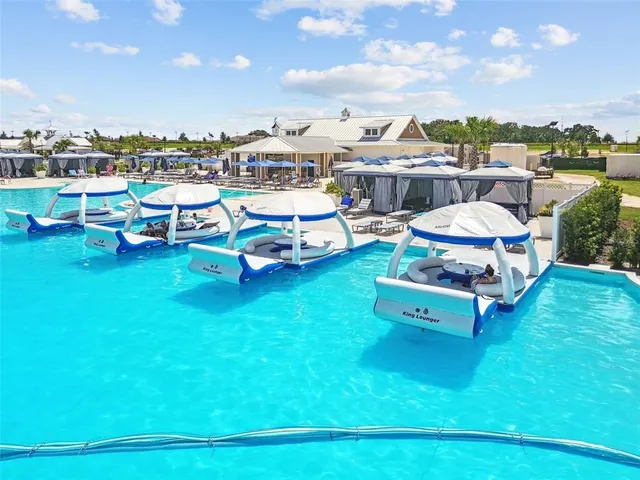 $884,900 | 10863 Rustic Timber Loop, San Antonio, FL 33576