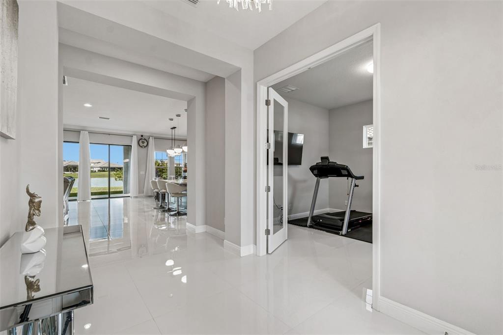 10863 Rustic Timber Loop San Antonio, FL 33576 - Photo 10 of 56 a view of a living room