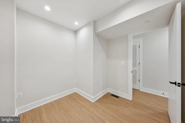 $4,500 | 2134 Wisconsin Avenue Northwest, Unit 4, Washington, DC 20007