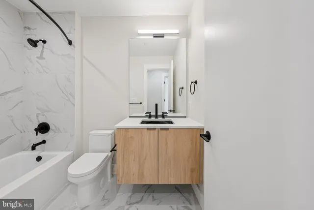 $4,500 | 2134 Wisconsin Avenue Northwest, Unit 4, Washington, DC 20007