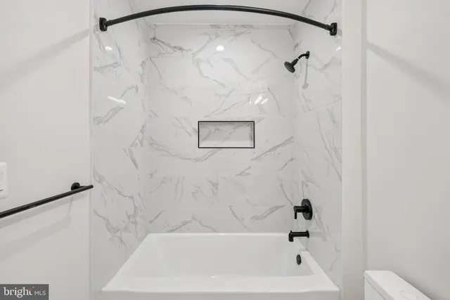 $4,500 | 2134 Wisconsin Avenue Northwest, Unit 4, Washington, DC 20007