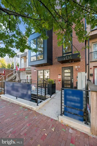 $4,500 | 2134 Wisconsin Avenue Northwest, Unit 4, Washington, DC 20007