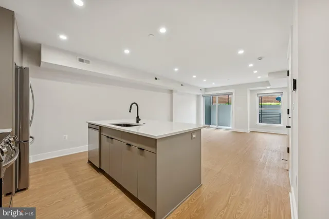 $4,500 | 2134 Wisconsin Avenue Northwest, Unit 4, Washington, DC 20007