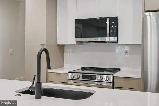 $4,500 | 2134 Wisconsin Avenue Northwest, Unit 4, Washington, DC 20007